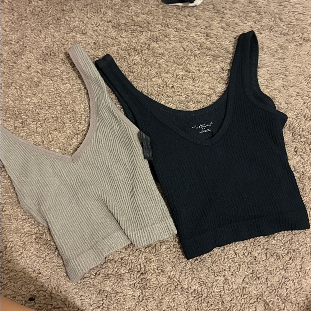 Two Urban Outfitters basic little tanks XS/S